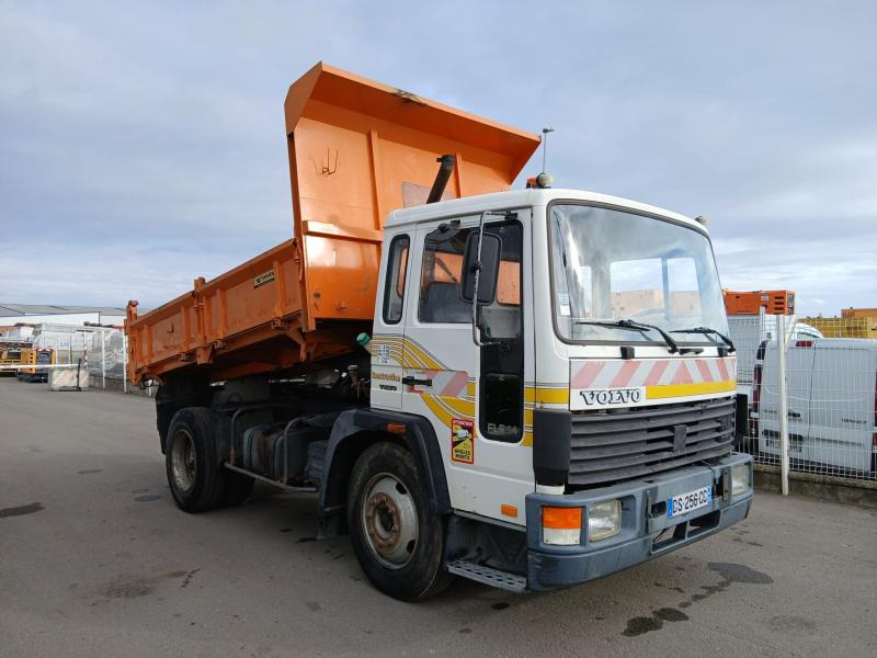 Volvo FL 614 - Kipper vrachtwagen: afbeelding 4 Volvo FL 614 - Kipper vrachtwagen: afbeelding 4