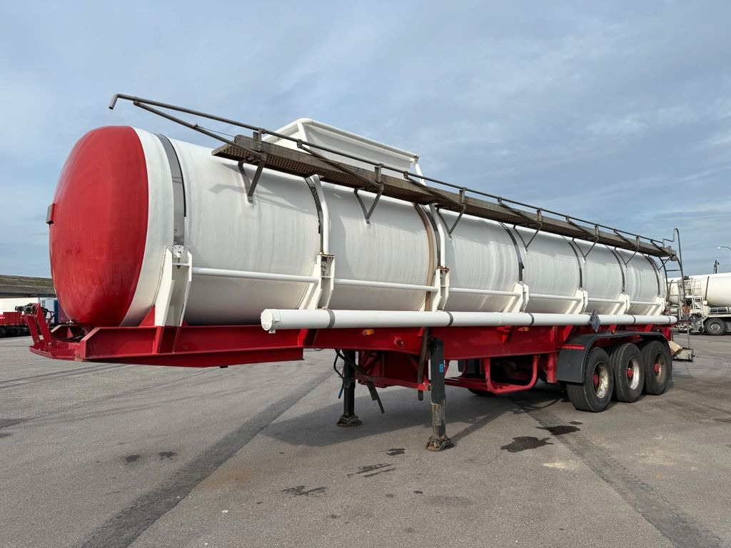 Blumhardt 3 axle 29.000 L ADR Tank trailer Blumhardt 3 axle 29.000 L ADR Tanktrailer - Tankoplegger: afbeelding 1 Blumhardt 3 axle 29.000 L ADR Tank trailer Blumhardt 3 axle 29.000 L ADR Tanktrailer - Tankoplegger: afbeelding 1