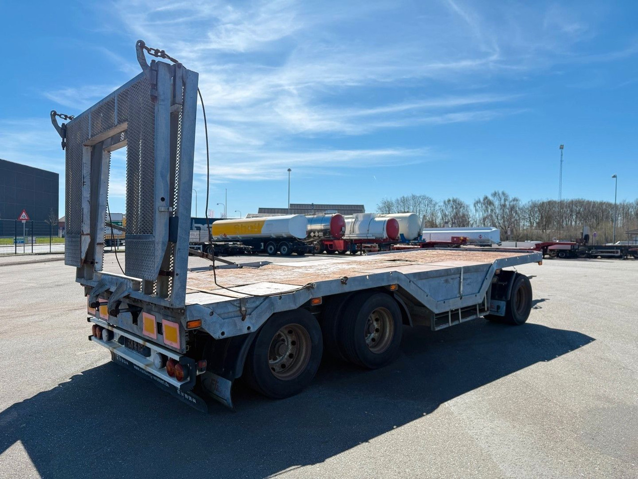 Fliegl FLT328 3 achser Maschinenanhänger mit Radkasten - Dieplader aanhangwagen: afbeelding 4 Fliegl FLT328 3 achser Maschinenanhänger mit Radkasten - Dieplader aanhangwagen: afbeelding 4
