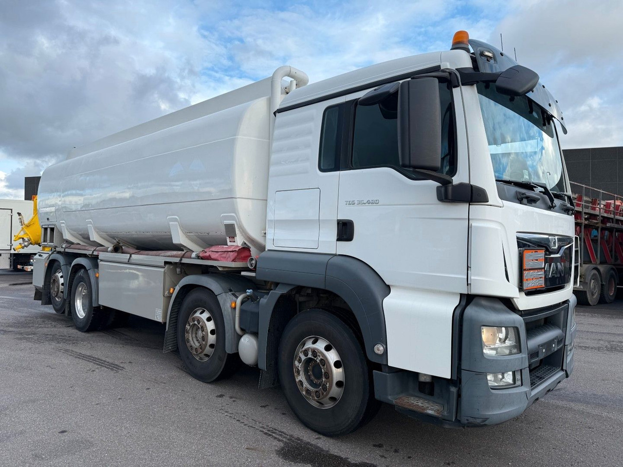 MAN TGS 35.480 8x2*6 Euro 6 23.000 l ADR Tanktruck - Tankwagen: afbeelding 2 MAN TGS 35.480 8x2*6 Euro 6 23.000 l ADR Tanktruck - Tankwagen: afbeelding 2