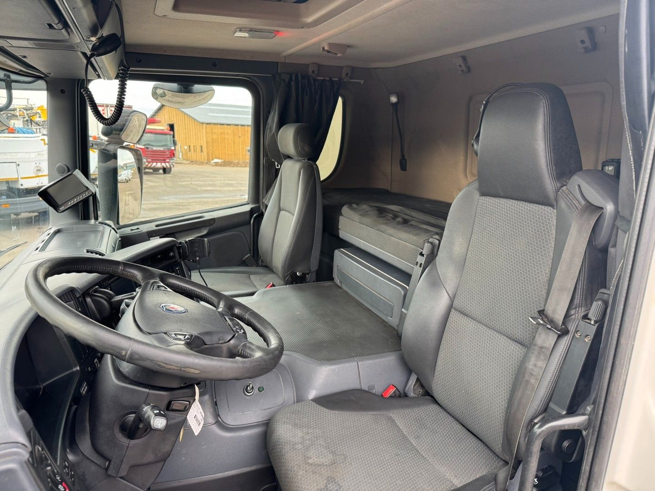 Scania P370 6x4 Liebherr THP140H 24 M4 XH Betonpumpe - Betonpomp: afbeelding 5 Scania P370 6x4 Liebherr THP140H 24 M4 XH Betonpumpe - Betonpomp: afbeelding 5