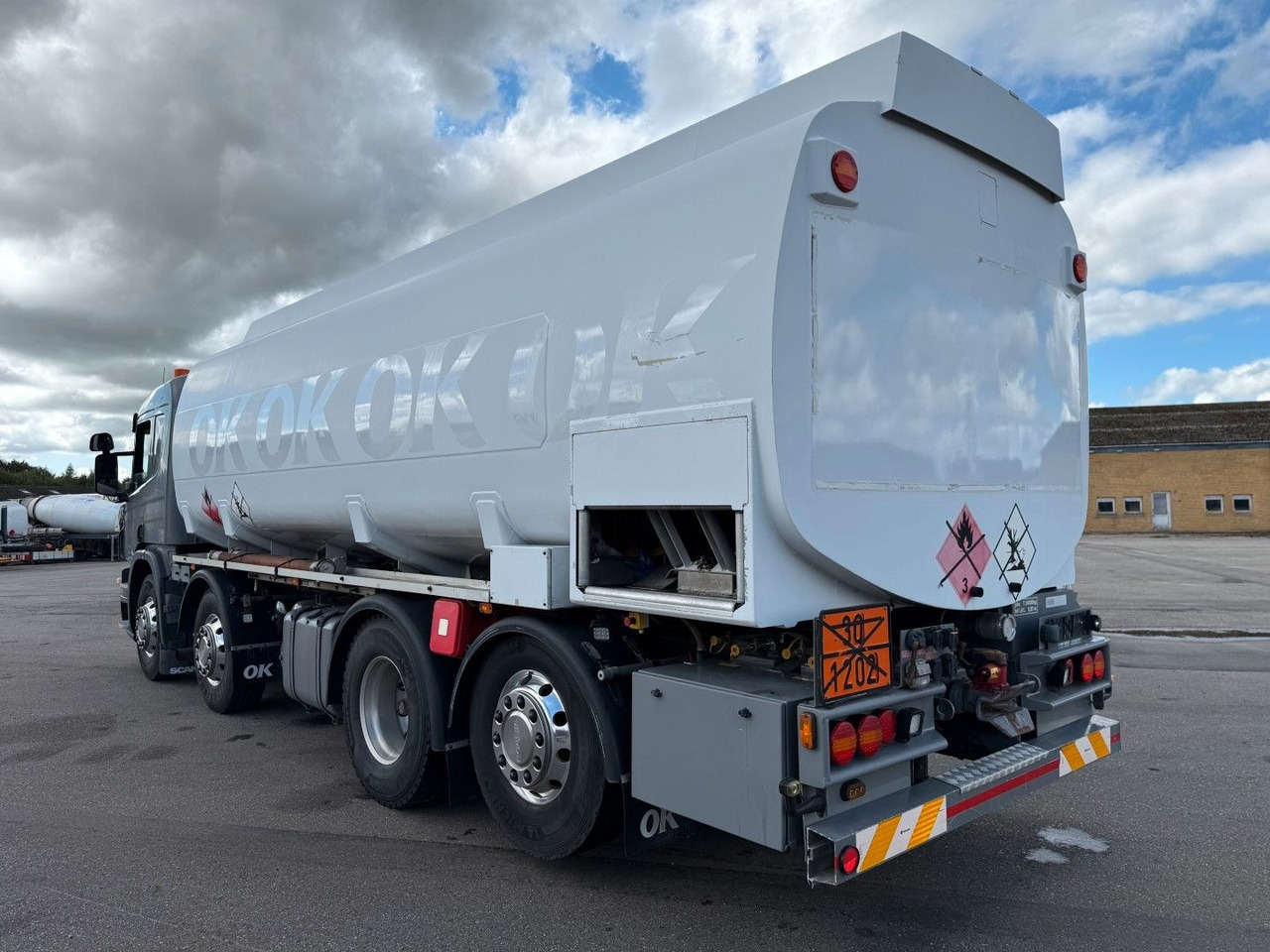 Scania P400 8x2*6 HMK Bilcon 24.000 l. ADR Euro 5 - Tankwagen: afbeelding 4 Scania P400 8x2*6 HMK Bilcon 24.000 l. ADR Euro 5 - Tankwagen: afbeelding 4