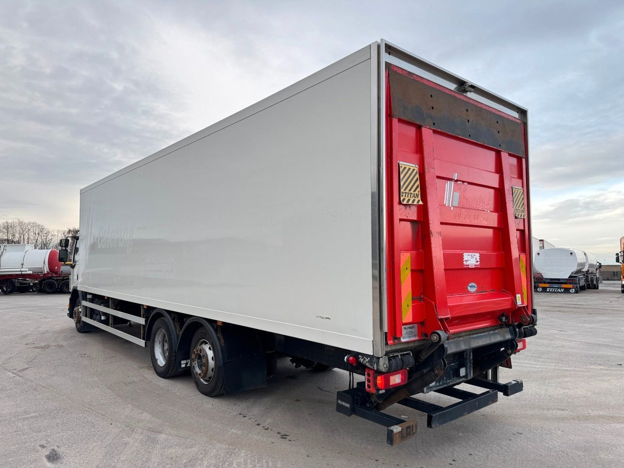 Volvo FE320 6x2*4 Frigoblock FK25SL 9.9 m Frigobox - Koelwagen vrachtwagen: afbeelding 4 Volvo FE320 6x2*4 Frigoblock FK25SL 9.9 m Frigobox - Koelwagen vrachtwagen: afbeelding 4