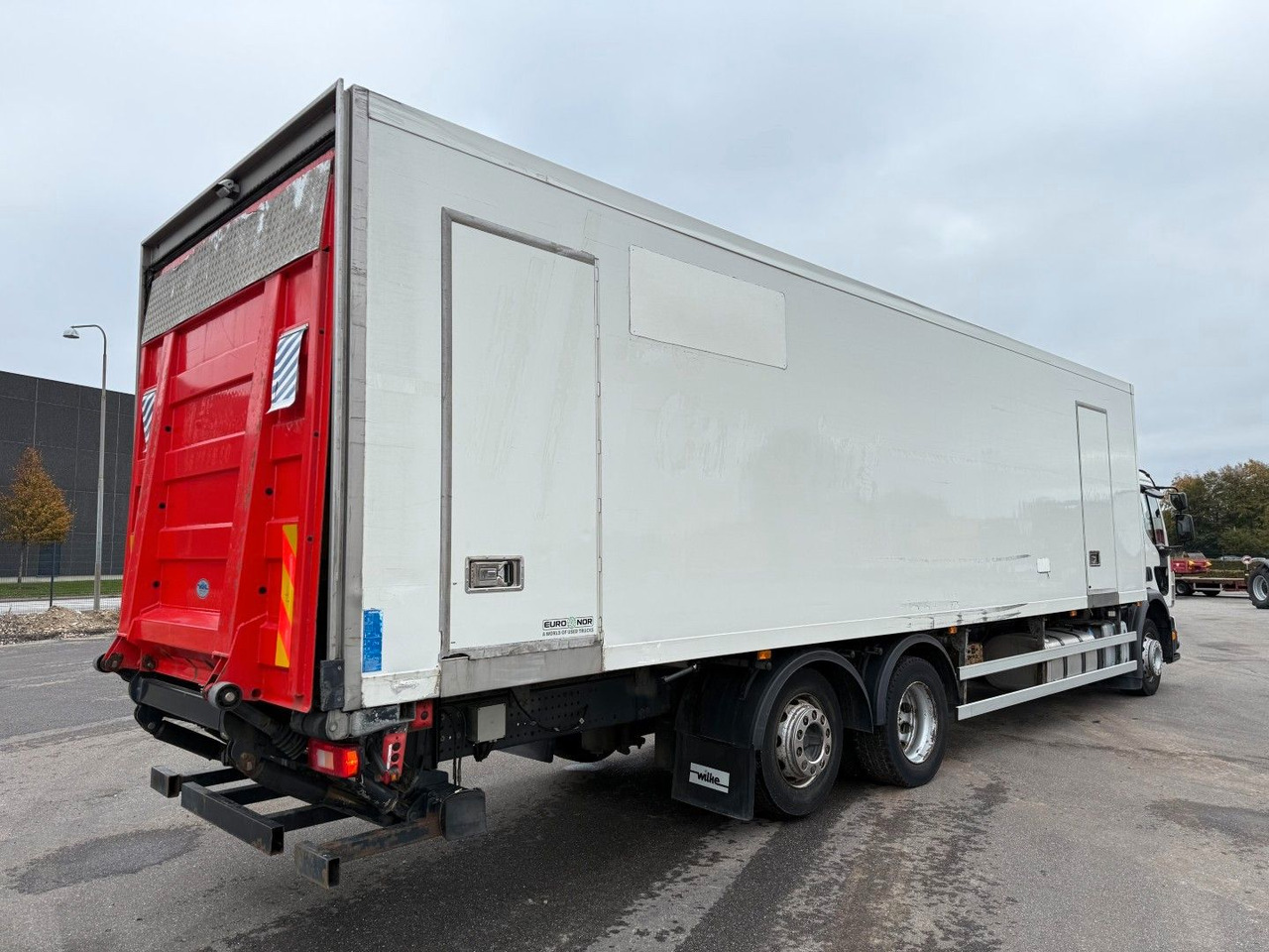 Volvo FE320 6x2*4 TK T1200-R Spectrum 9,80 m. koffer - Koelwagen vrachtwagen: afbeelding 3 Volvo FE320 6x2*4 TK T1200-R Spectrum 9,80 m. koffer - Koelwagen vrachtwagen: afbeelding 3