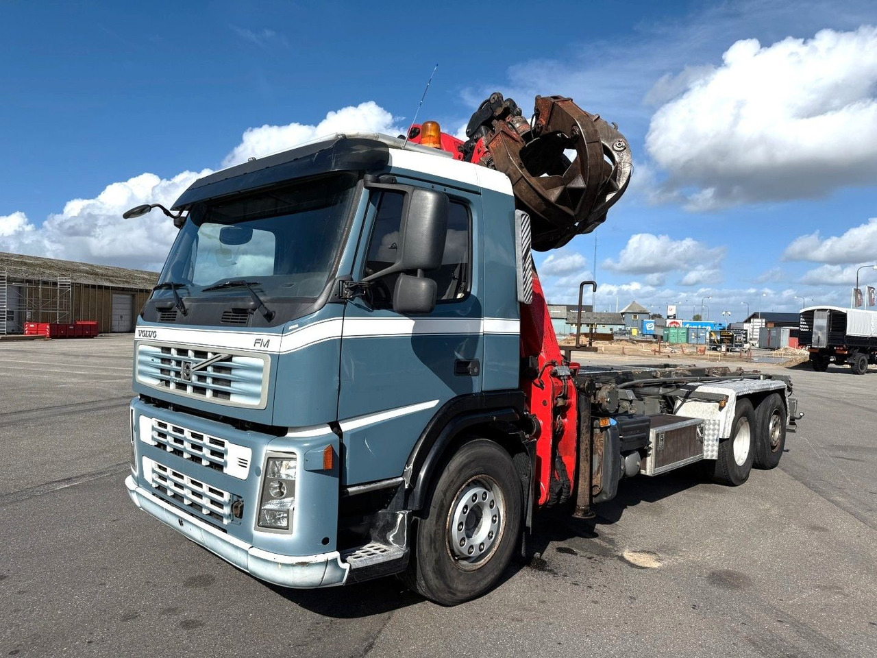 Volvo FM340 6x2*4 Kipper / Palfinger Epsilon 150Z96 - Kraanwagen: afbeelding 1 Volvo FM340 6x2*4 Kipper / Palfinger Epsilon 150Z96 - Kraanwagen: afbeelding 1