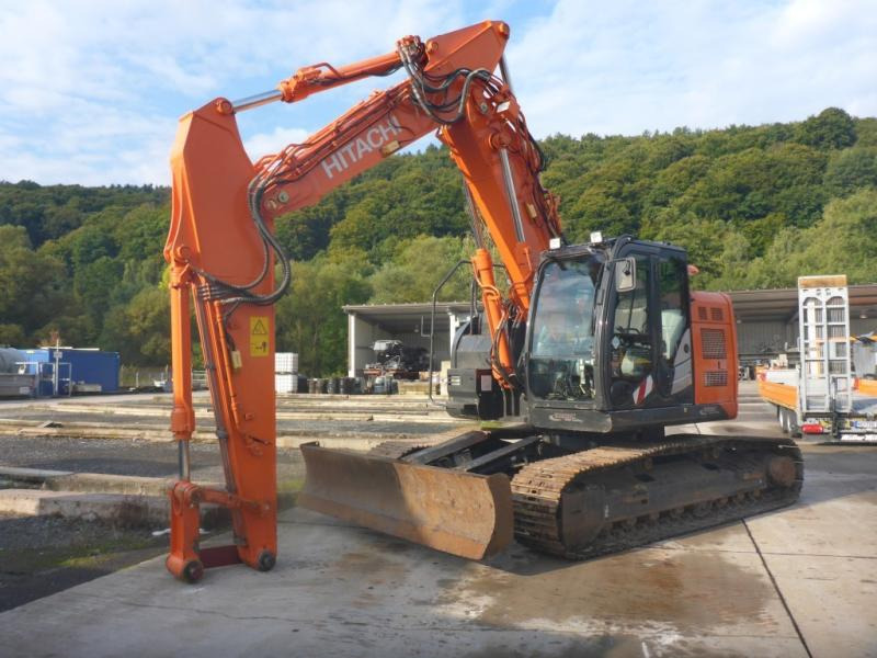 Hitachi ZX225USLC-5B - Rupsgraafmachine: afbeelding 2 Hitachi ZX225USLC-5B - Rupsgraafmachine: afbeelding 2