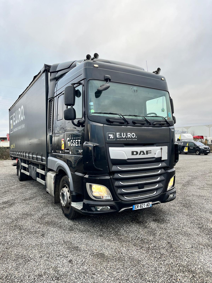 DAF FA45 - Schuifzeilen vrachtwagen: afbeelding 2 DAF FA45 - Schuifzeilen vrachtwagen: afbeelding 2