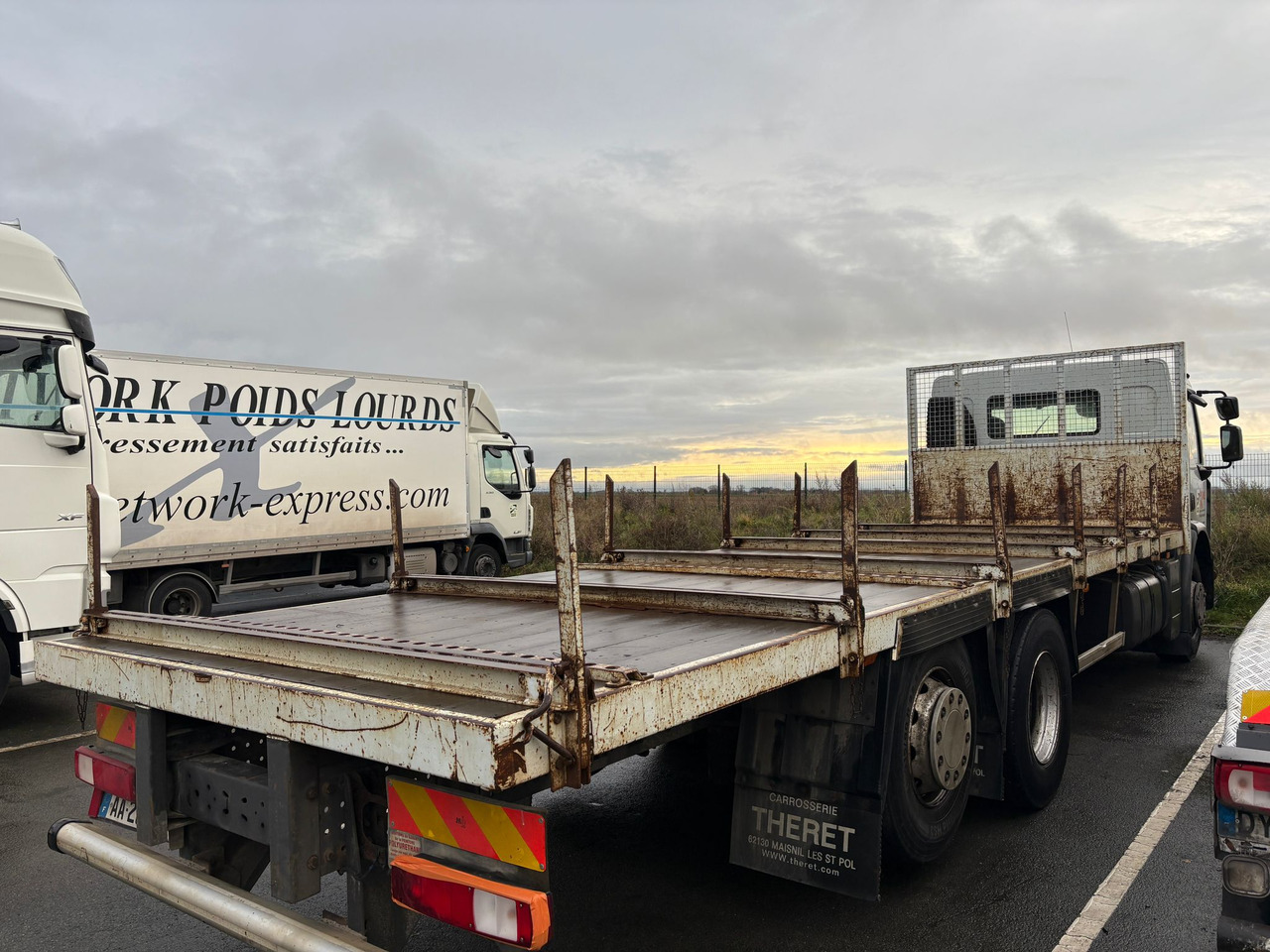 Renault Premium 370 DXI - Vrachtwagen met open laadbak: afbeelding 4 Renault Premium 370 DXI - Vrachtwagen met open laadbak: afbeelding 4