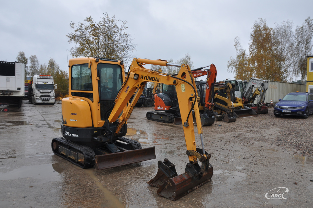 Hyundai R25Z-9AK - Minigraafmachine: afbeelding 2 Hyundai R25Z-9AK - Minigraafmachine: afbeelding 2