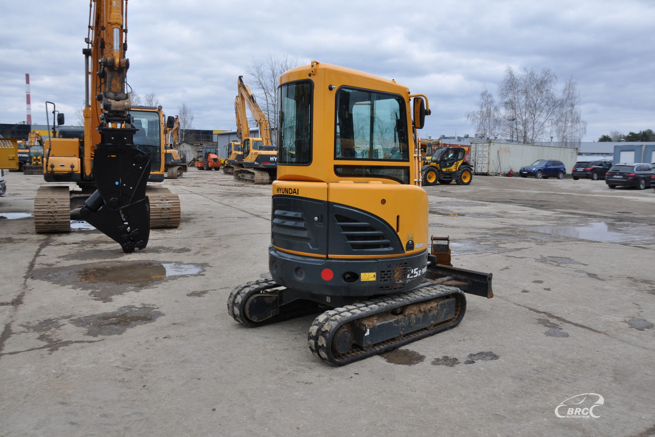 Hyundai R25Z-9AK - Minigraafmachine: afbeelding 5 Hyundai R25Z-9AK - Minigraafmachine: afbeelding 5
