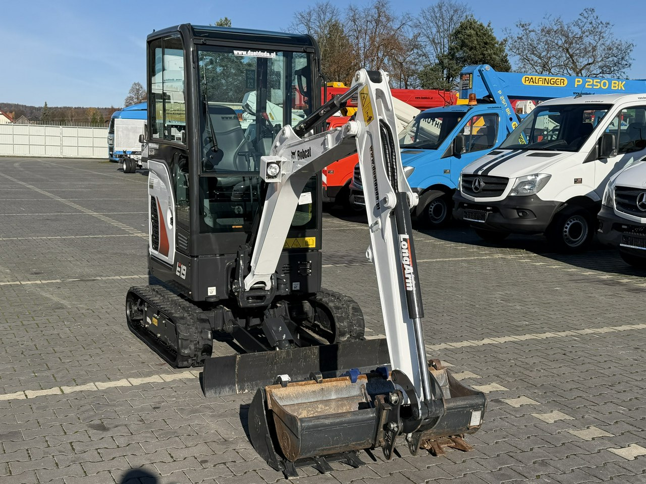 Bobcat E19 Komplet Łyżek Mało Używana Przepracowane tylko 90mth - Minigraafmachine: afbeelding 4 Bobcat E19 Komplet Łyżek Mało Używana Przepracowane tylko 90mth - Minigraafmachine: afbeelding 4