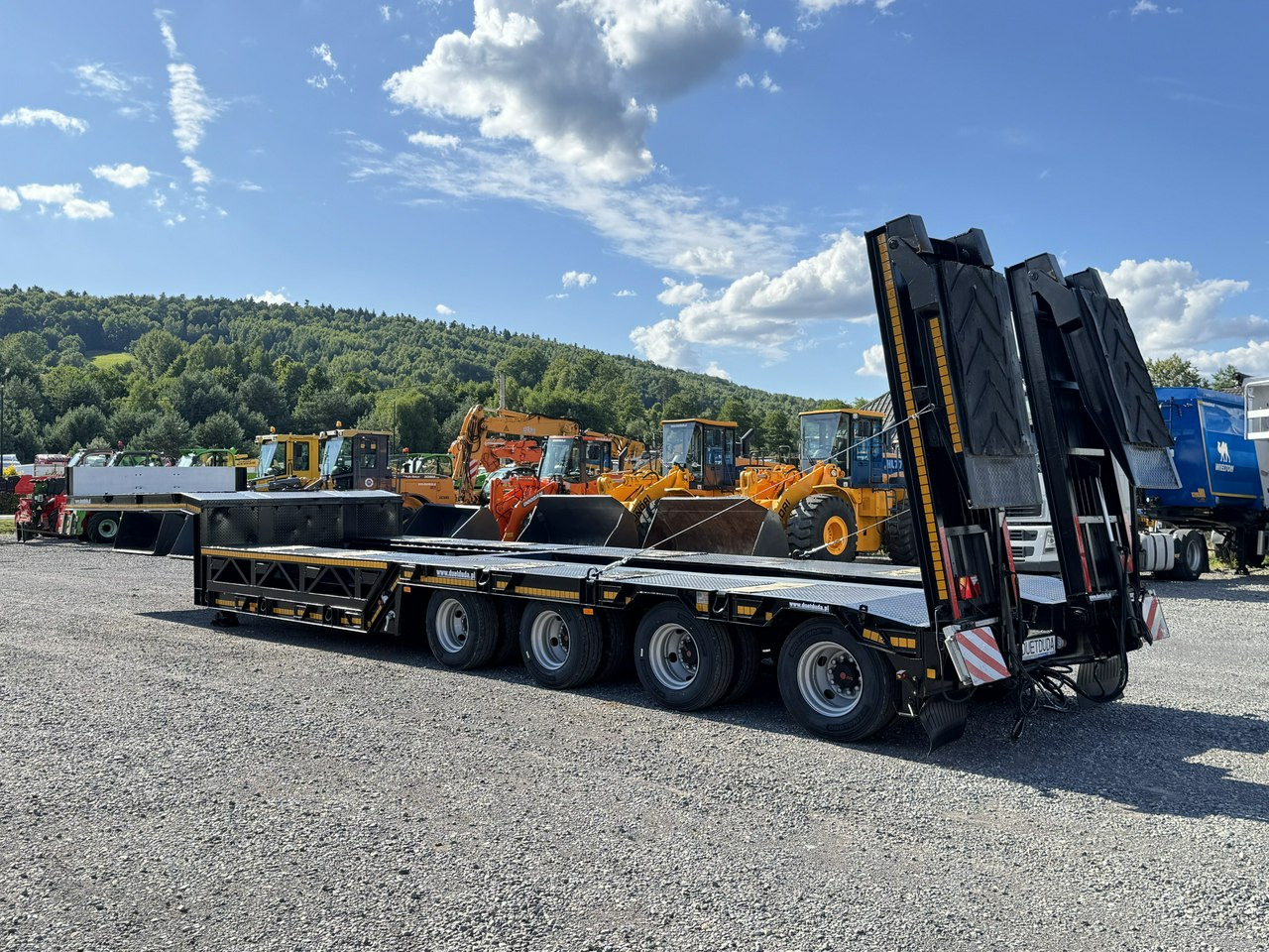 Bodex 4 osiowa NN4J Niskopodwoziówka Niskopodwozie Nowe Opony - Dieplader oplegger: afbeelding 4 Bodex 4 osiowa NN4J Niskopodwoziówka Niskopodwozie Nowe Opony - Dieplader oplegger: afbeelding 4