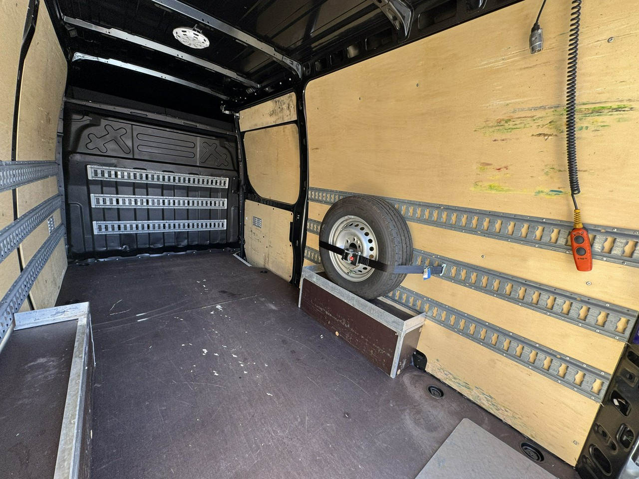Gesloten bestelwagen Iveco Daily 35S18: afbeelding 14