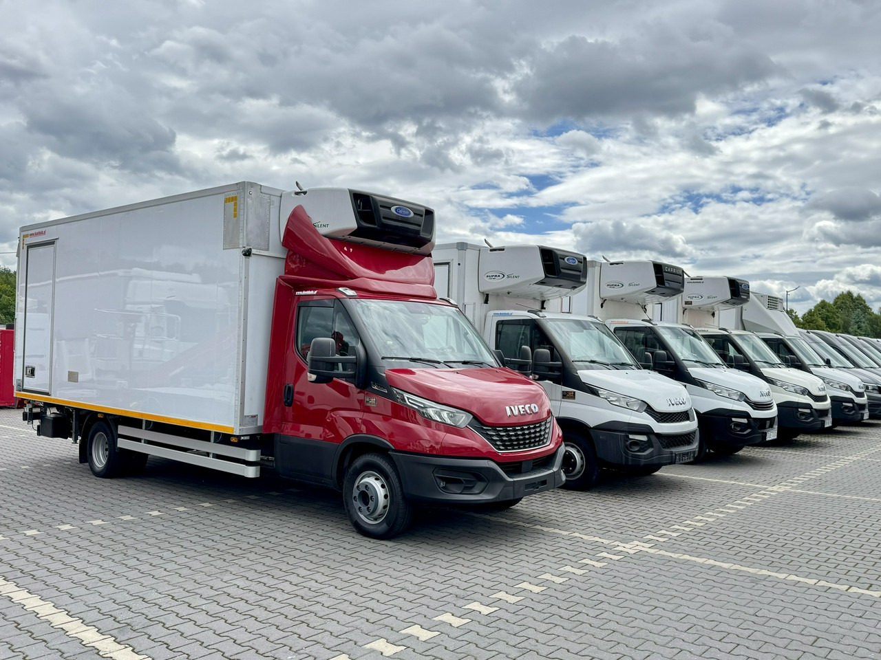 Iveco Daily 72C21 Mroźnia HI-MATIC Ściana Grodziowa Multitemperatura - Koelwagen: afbeelding 1 Iveco Daily 72C21 Mroźnia HI-MATIC Ściana Grodziowa Multitemperatura - Koelwagen: afbeelding 1