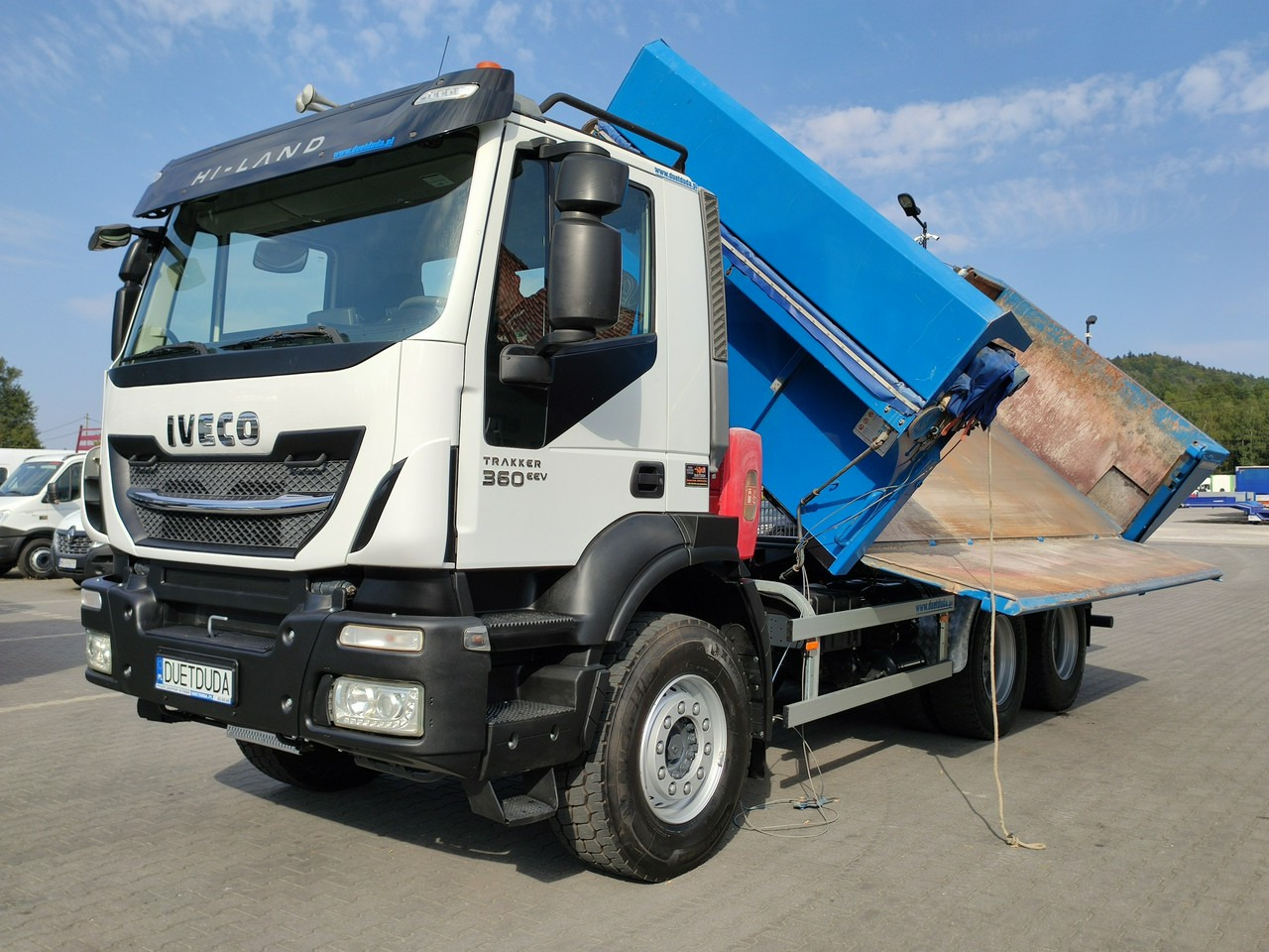 Iveco Trakker 360 EEV Manual 6x4 Wywrot 3-stronny Hydroburta Bok i Tył - Kipper vrachtwagen: afbeelding 1 Iveco Trakker 360 EEV Manual 6x4 Wywrot 3-stronny Hydroburta Bok i Tył - Kipper vrachtwagen: afbeelding 1