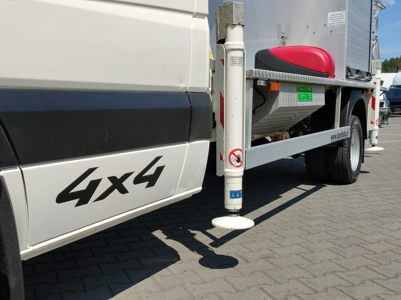 Iveco Volkswagen Crafter 4x4 Zwyżka 21m Palfinger P210BK JIP-Ogon udt - Vrachtwagen hoogwerker: afbeelding 4 Iveco Volkswagen Crafter 4x4 Zwyżka 21m Palfinger P210BK JIP-Ogon udt - Vrachtwagen hoogwerker: afbeelding 4