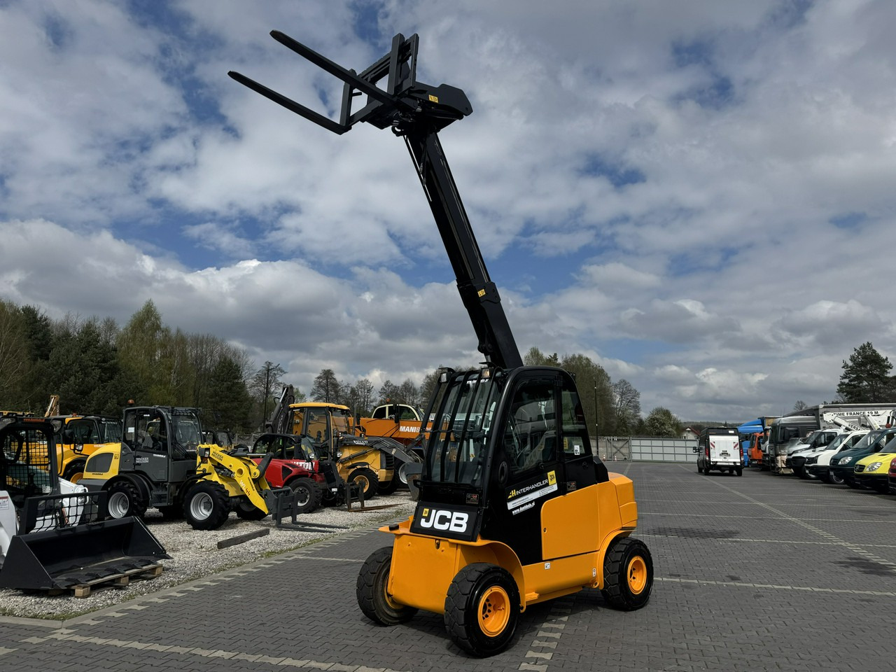 JCB TLT 35D 4x4 T4 TELESKOP / TELESKOPOWY Ładowarka Teleskopowa - Verreiker: afbeelding 1 JCB TLT 35D 4x4 T4 TELESKOP / TELESKOPOWY Ładowarka Teleskopowa - Verreiker: afbeelding 1