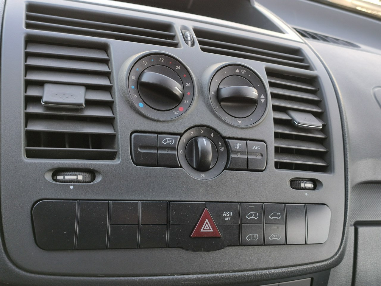 Gesloten bestelwagen Mercedes Vito: afbeelding 22