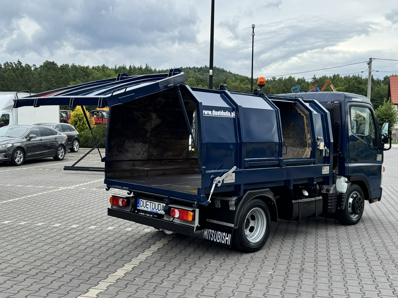 Mitsubishi Canter - Vuilniswagen: afbeelding 3 Mitsubishi Canter - Vuilniswagen: afbeelding 3