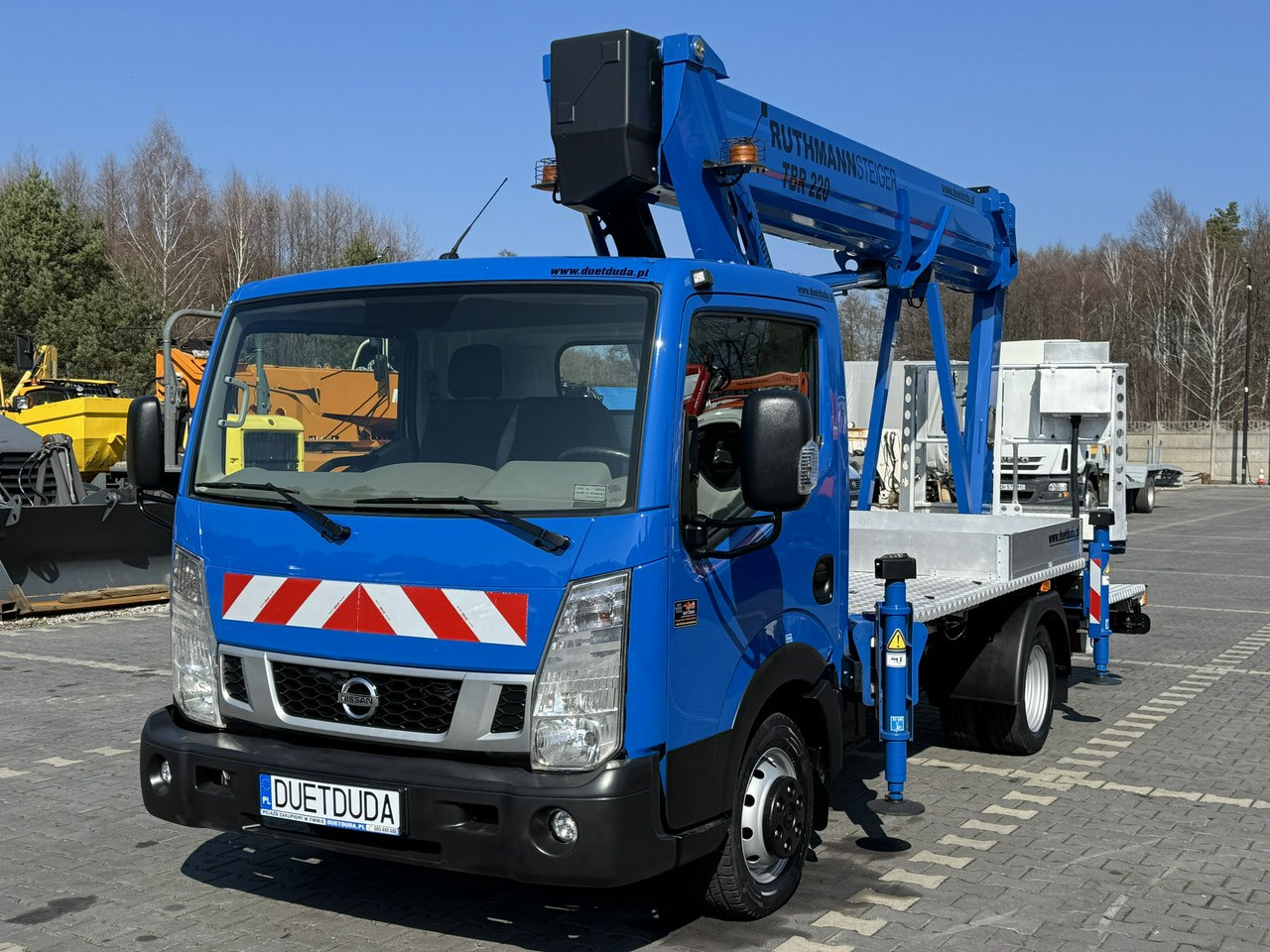 Nissan Cabstar - Vrachtwagen hoogwerker: afbeelding 3 Nissan Cabstar - Vrachtwagen hoogwerker: afbeelding 3