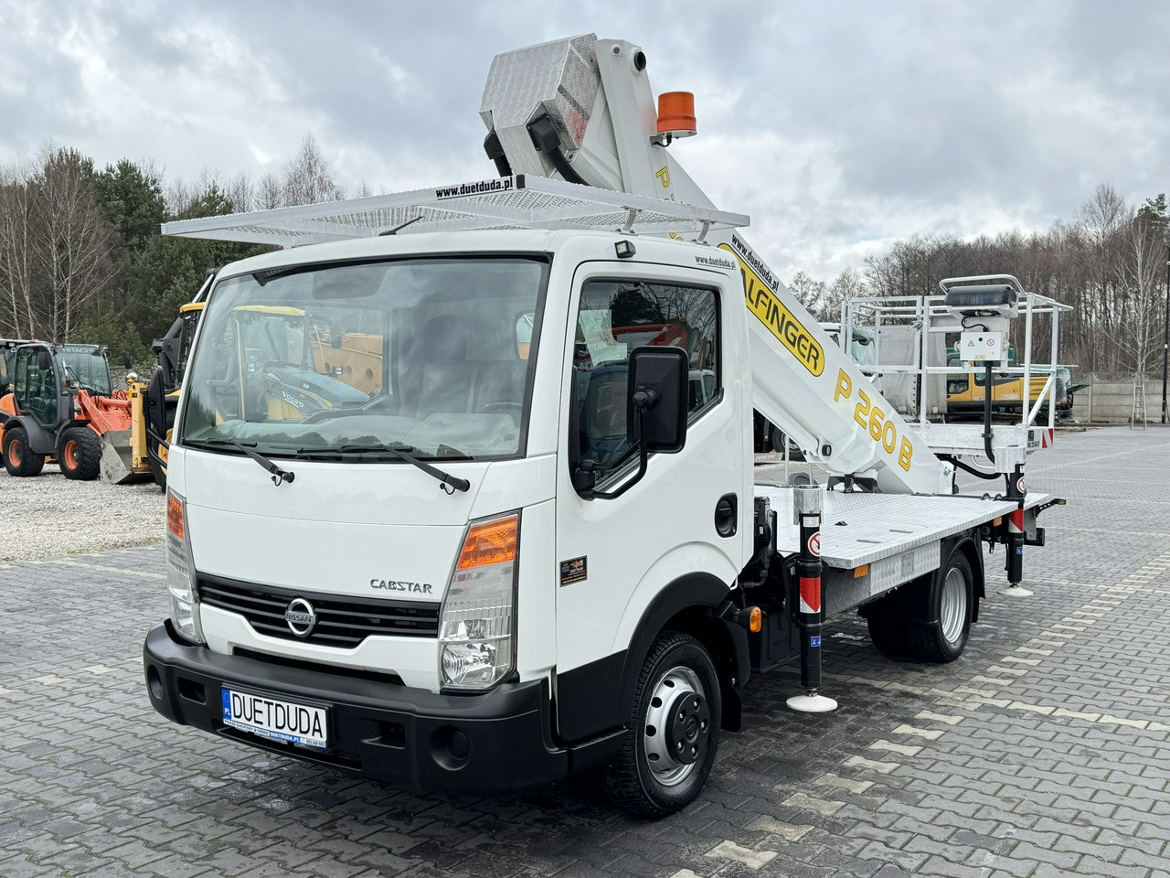 Nissan Cabstar - Vrachtwagen hoogwerker: afbeelding 3 Nissan Cabstar - Vrachtwagen hoogwerker: afbeelding 3