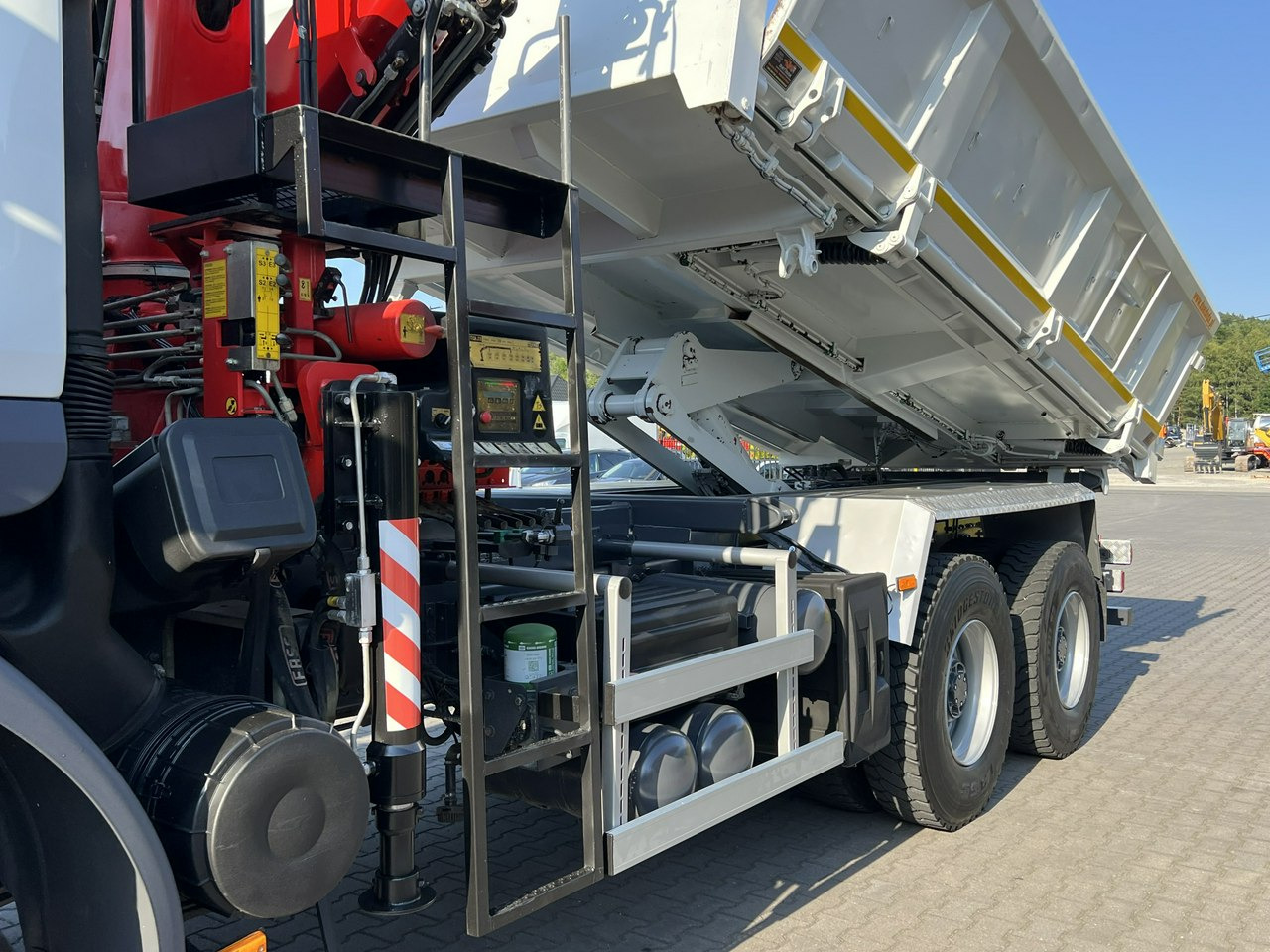 Renault Kerax 26.390 6x4 Mocny HDS FASSI F170 Sterowanie Radiowe - Kipper vrachtwagen, Kraanwagen: afbeelding 5 Renault Kerax 26.390 6x4 Mocny HDS FASSI F170 Sterowanie Radiowe - Kipper vrachtwagen, Kraanwagen: afbeelding 5