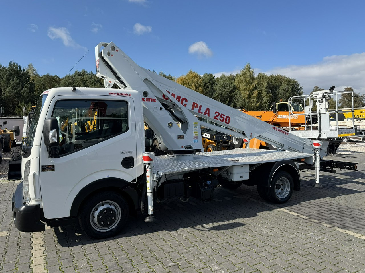 Renault Maxity - Vrachtwagen hoogwerker: afbeelding 2 Renault Maxity - Vrachtwagen hoogwerker: afbeelding 2