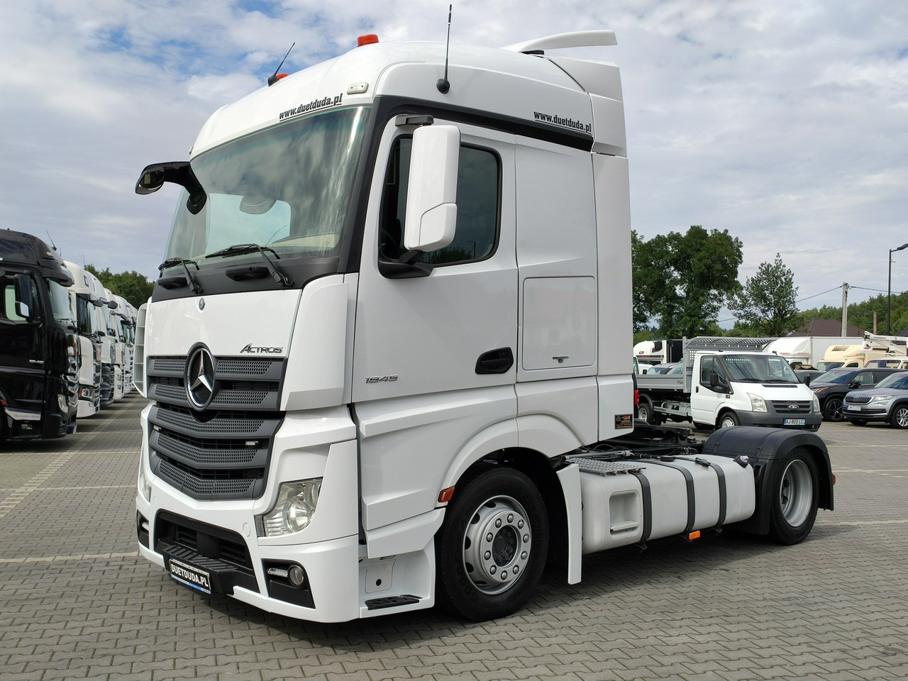 Mercedes ACTROS 1845 Euro 6 Low Deck Mega !!! - Trekker: afbeelding 4 Mercedes ACTROS 1845 Euro 6 Low Deck Mega !!! - Trekker: afbeelding 4