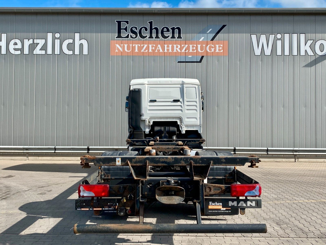 MAN TGA 18.350 LL Fahrschule*Driving school*5 Sitze MAN TGA 18.350 LL Fahrschule*Driving school*5 Sitze - Vrachtwagen met open laadbak: afbeelding 4 MAN TGA 18.350 LL Fahrschule*Driving school*5 Sitze MAN TGA 18.350 LL Fahrschule*Driving school*5 Sitze - Vrachtwagen met open laadbak: afbeelding 4