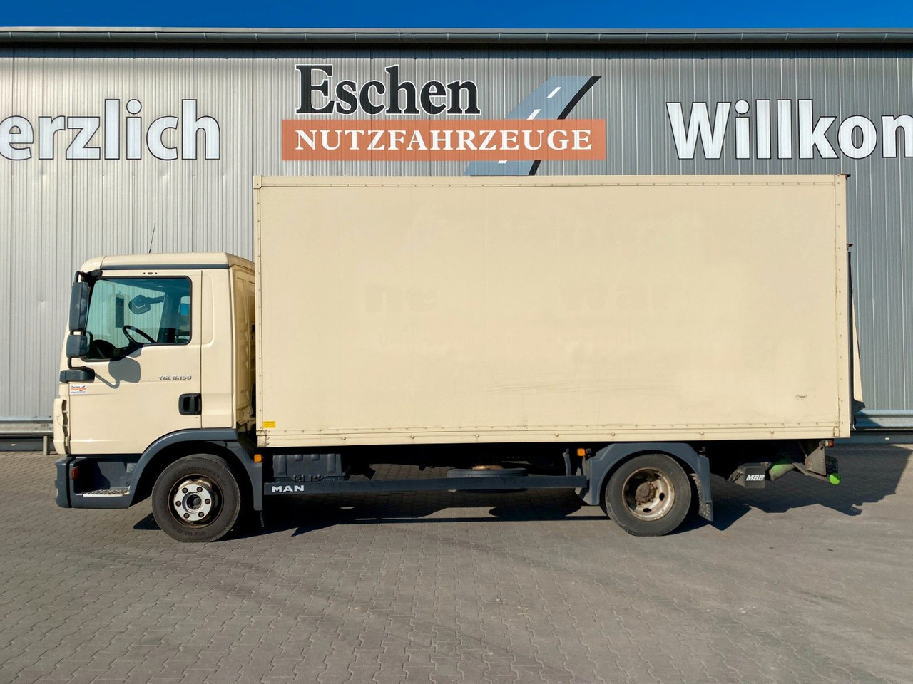 MAN TGL 8.150 Blatt/Blatt*5,5mKoffer*LBW*Seitentür MAN TGL 8.150 Blatt/Blatt*5,5mKoffer*LBW*Seitentür - Bestelwagen gesloten laadbak: afbeelding 2 MAN TGL 8.150 Blatt/Blatt*5,5mKoffer*LBW*Seitentür MAN TGL 8.150 Blatt/Blatt*5,5mKoffer*LBW*Seitentür - Bestelwagen gesloten laadbak: afbeelding 2
