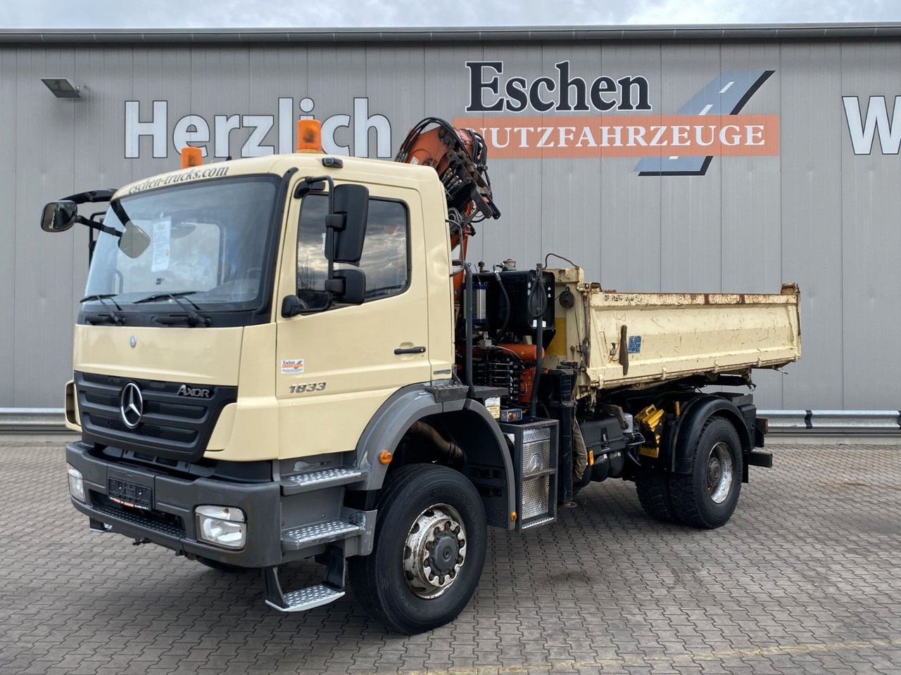 Mercedes-Benz 1833 4x4 Axor | Atlas 105.2-A2*Funk*AHK*3 Sitze - Kipper vrachtwagen, Kraanwagen: afbeelding 1 Mercedes-Benz 1833 4x4 Axor | Atlas 105.2-A2*Funk*AHK*3 Sitze - Kipper vrachtwagen, Kraanwagen: afbeelding 1