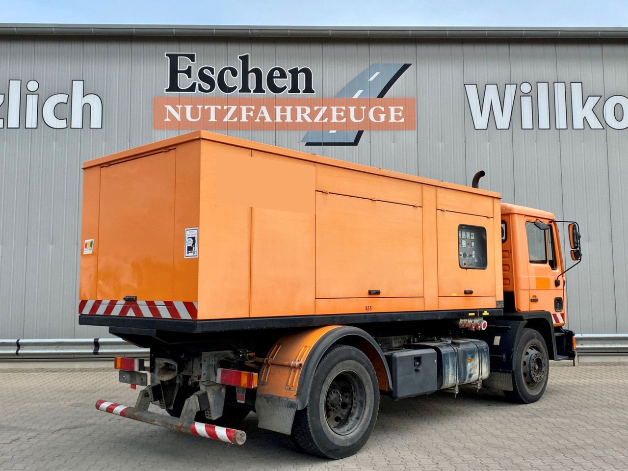 MAN 18.272 Polyma Stromaggregat/168kW | 3x Sitze*AHK - Vrachtwagen: afbeelding 5 MAN 18.272 Polyma Stromaggregat/168kW | 3x Sitze*AHK - Vrachtwagen: afbeelding 5