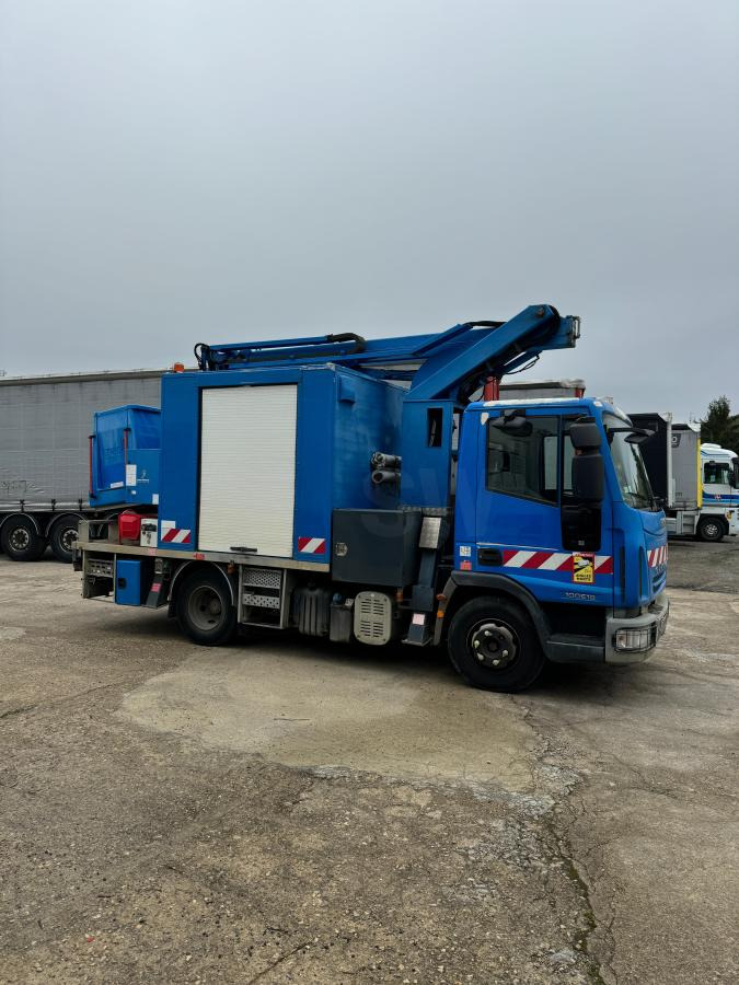 Iveco Eurocargo 100E18 - Vrachtwagen hoogwerker: afbeelding 4 Iveco Eurocargo 100E18 - Vrachtwagen hoogwerker: afbeelding 4