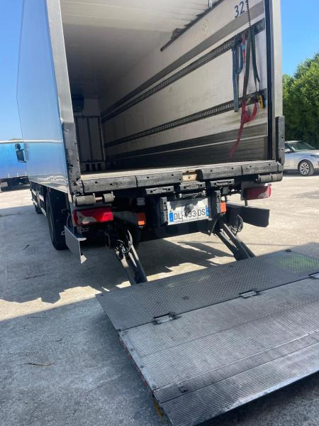 Scania 320 - Koelwagen vrachtwagen: afbeelding 5 Scania 320 - Koelwagen vrachtwagen: afbeelding 5