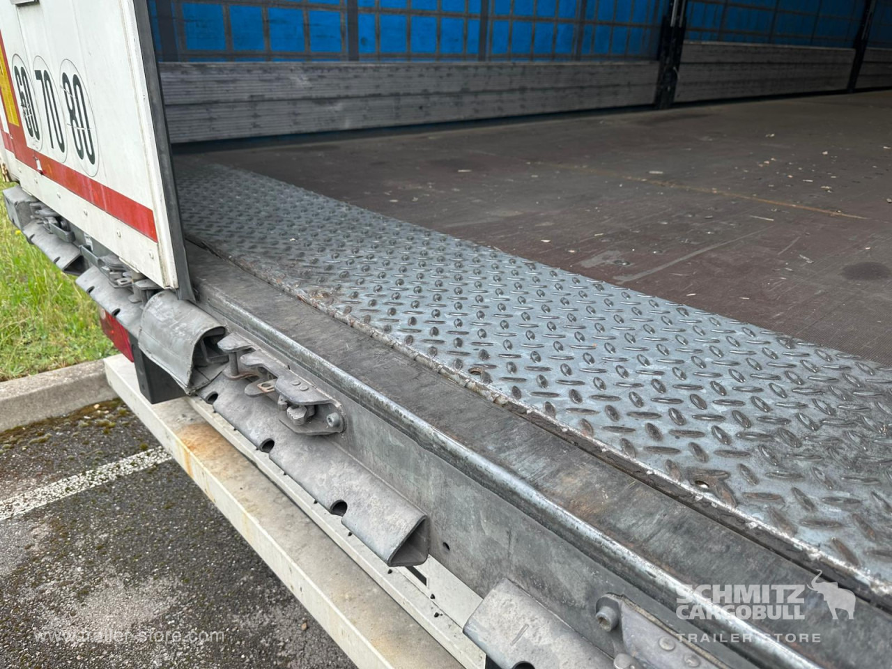 SCHMITZ Curtainsider Standard - Schuifzeiloplegger: afbeelding 4 SCHMITZ Curtainsider Standard - Schuifzeiloplegger: afbeelding 4