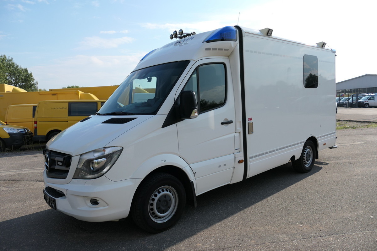 MERCEDES-BENZ 319 Sprinter 6-Zylinder Rettungswagen Strobel - Ambulance: afbeelding 1 MERCEDES-BENZ 319 Sprinter 6-Zylinder Rettungswagen Strobel - Ambulance: afbeelding 1