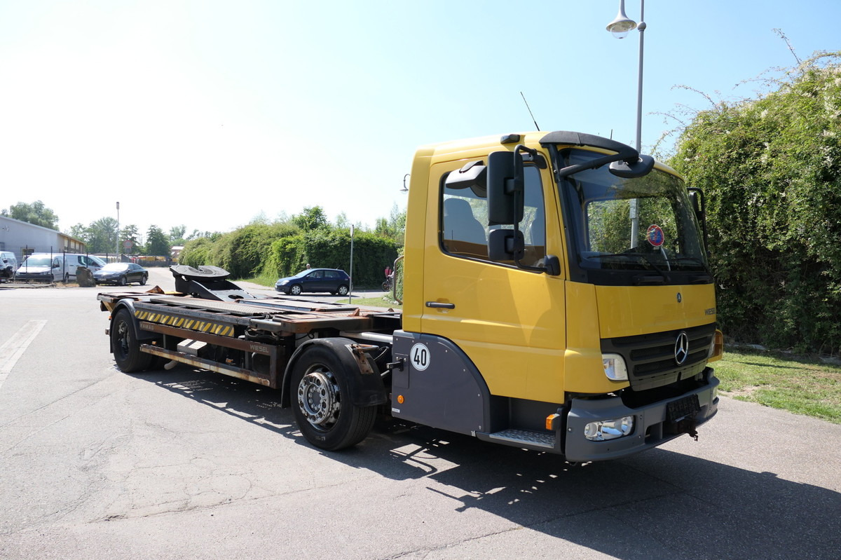 MERCEDES-BENZ KAMAG WBH 25 Wiesel Sattelkupplung Umsetzfahrz. - Containertransporter/ Wissellaadbak vrachtwagen: afbeelding 4 MERCEDES-BENZ KAMAG WBH 25 Wiesel Sattelkupplung Umsetzfahrz. - Containertransporter/ Wissellaadbak vrachtwagen: afbeelding 4