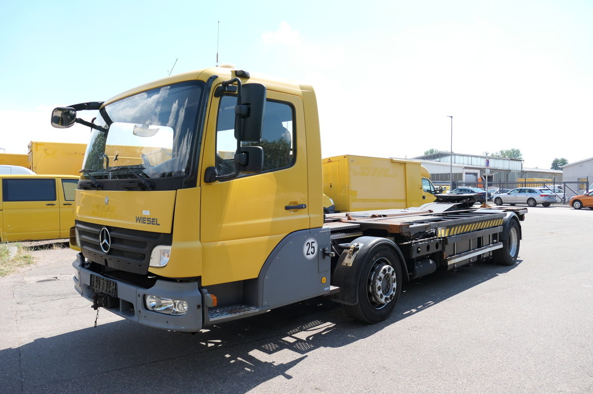 MERCEDES-BENZ KAMAG WBH 25 Wiesel Terberg Umsetzfahrz. Sattelk - Containertransporter/ Wissellaadbak vrachtwagen: afbeelding 2 MERCEDES-BENZ KAMAG WBH 25 Wiesel Terberg Umsetzfahrz. Sattelk - Containertransporter/ Wissellaadbak vrachtwagen: afbeelding 2