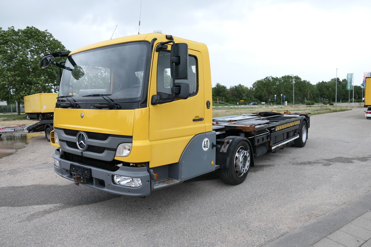 MERCEDES-BENZ KAMAG WBH 25 Wiesel Terberg Umsetzfahrz. Sattelk - Containertransporter/ Wissellaadbak vrachtwagen: afbeelding 4 MERCEDES-BENZ KAMAG WBH 25 Wiesel Terberg Umsetzfahrz. Sattelk - Containertransporter/ Wissellaadbak vrachtwagen: afbeelding 4
