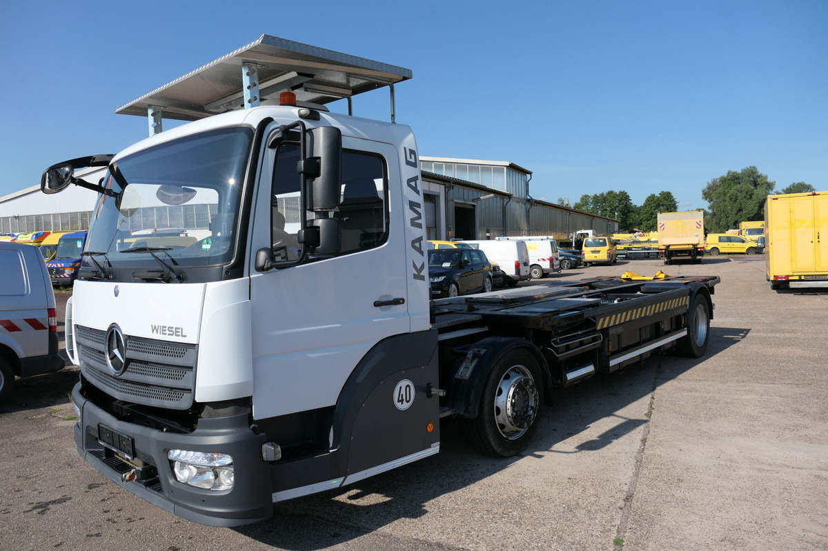 MERCEDES-BENZ Kamag Wiesel WBH 25 Wiesel Umsetzfahrzeug - Containertransporter/ Wissellaadbak vrachtwagen: afbeelding 1 MERCEDES-BENZ Kamag Wiesel WBH 25 Wiesel Umsetzfahrzeug - Containertransporter/ Wissellaadbak vrachtwagen: afbeelding 1