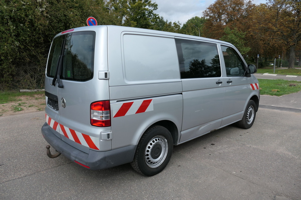 VW T5 Transporter 2.0 TDI 4Motion Flügeltür Klima A - Kleine bestelwagen: afbeelding 4 VW T5 Transporter 2.0 TDI 4Motion Flügeltür Klima A - Kleine bestelwagen: afbeelding 4
