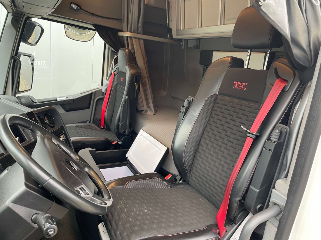 Renault T HIGH 520 4x2 new tacho - Parking Airco - Trekker: afbeelding 3 Renault T HIGH 520 4x2 new tacho - Parking Airco - Trekker: afbeelding 3