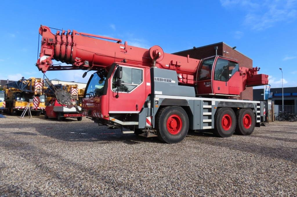 Liebherr LTM 1055-3.2 - Alle terrein kraan: afbeelding 1 Liebherr LTM 1055-3.2 - Alle terrein kraan: afbeelding 1