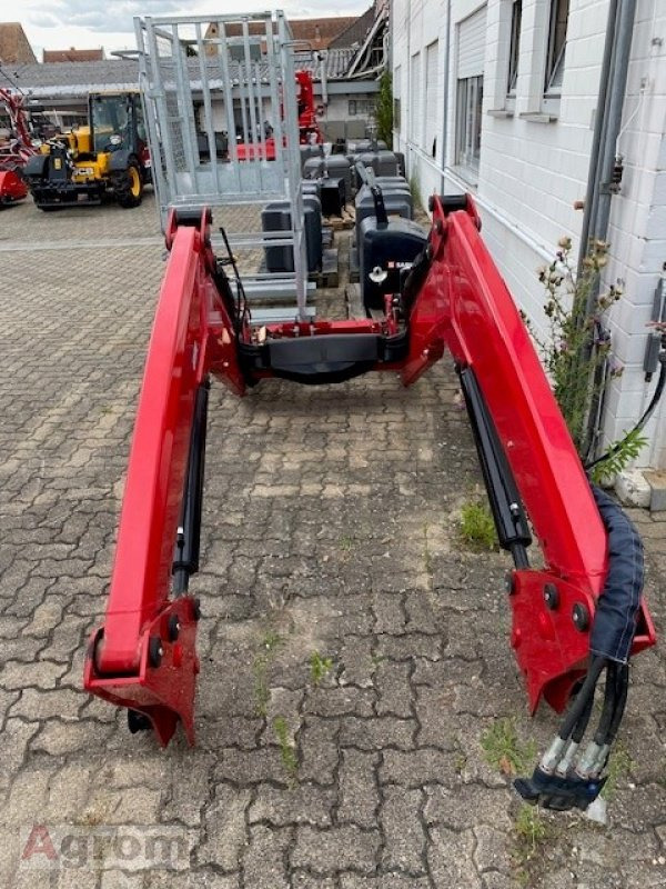 Massey Ferguson 4327 - Voorlader voor tractor: afbeelding 3 Massey Ferguson 4327 - Voorlader voor tractor: afbeelding 3