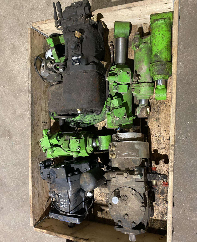 Merlo Merlo - Motorkap voor Landbouwmachine: afbeelding 2 Merlo Merlo - Motorkap voor Landbouwmachine: afbeelding 2