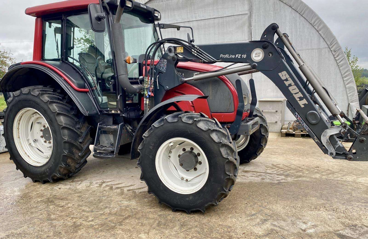 Tractor Valtra N101H su front. krautuvu: afbeelding 1