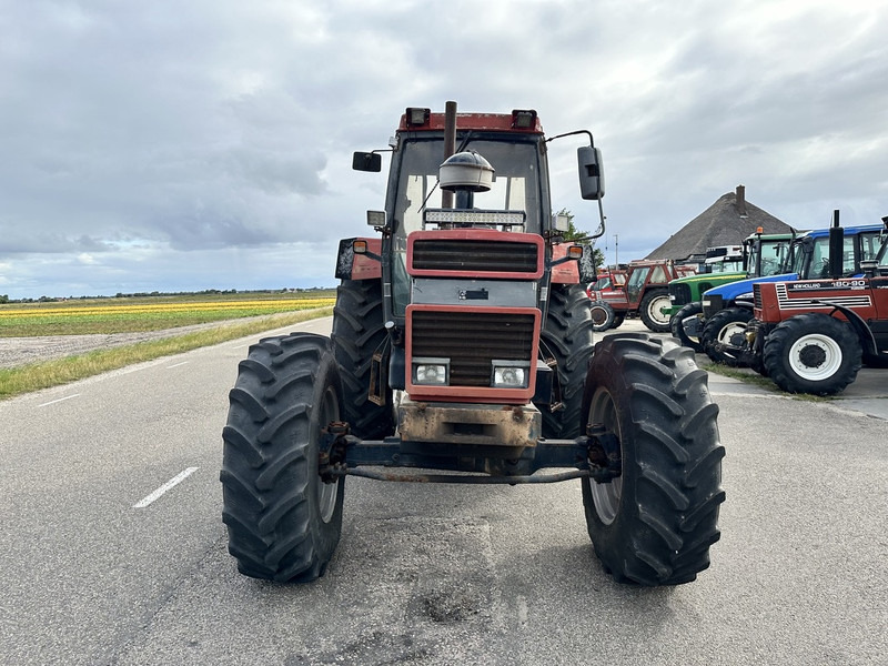 Case-International 1455 XL - Tractor: afbeelding 2 Case-International 1455 XL - Tractor: afbeelding 2