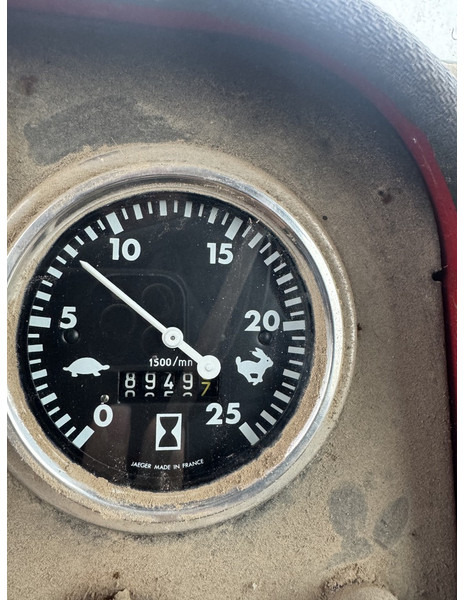 Massey Ferguson 590 - Tractor: afbeelding 5 Massey Ferguson 590 - Tractor: afbeelding 5