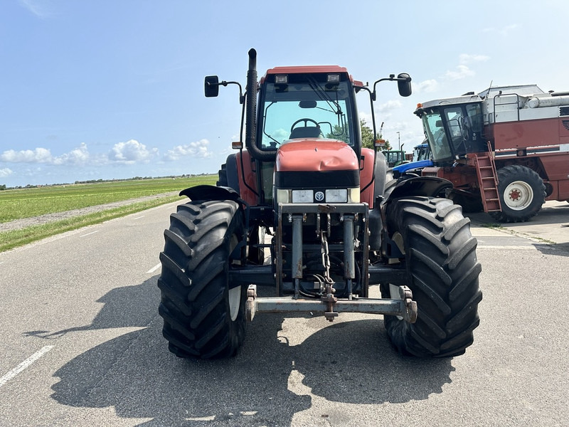 New Holland M135 - Tractor: afbeelding 2 New Holland M135 - Tractor: afbeelding 2