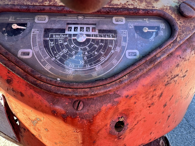 Zetor 4511 - Tractor: afbeelding 5 Zetor 4511 - Tractor: afbeelding 5